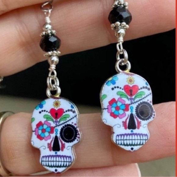 π΄β SALE ! red dot items are 2 for $25 . Bundle more than 3 and its $10 each π - Picture 3 of 11